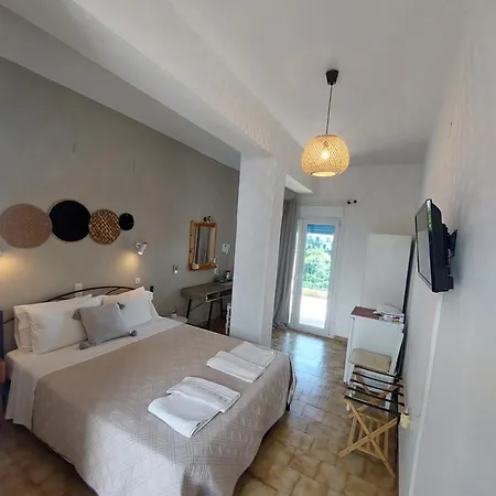 Pensionat Mirsini 3*
