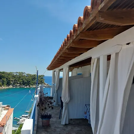 Pensionat Mirsini 3*