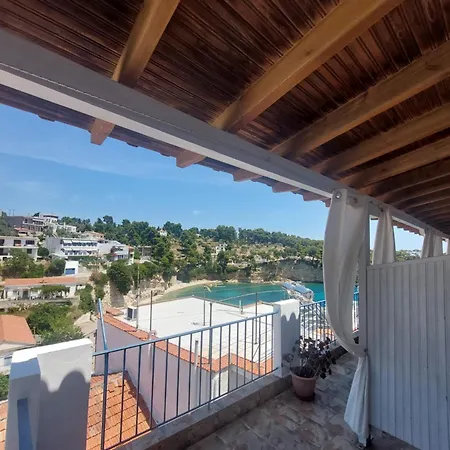 Pensionat Mirsini 3*
